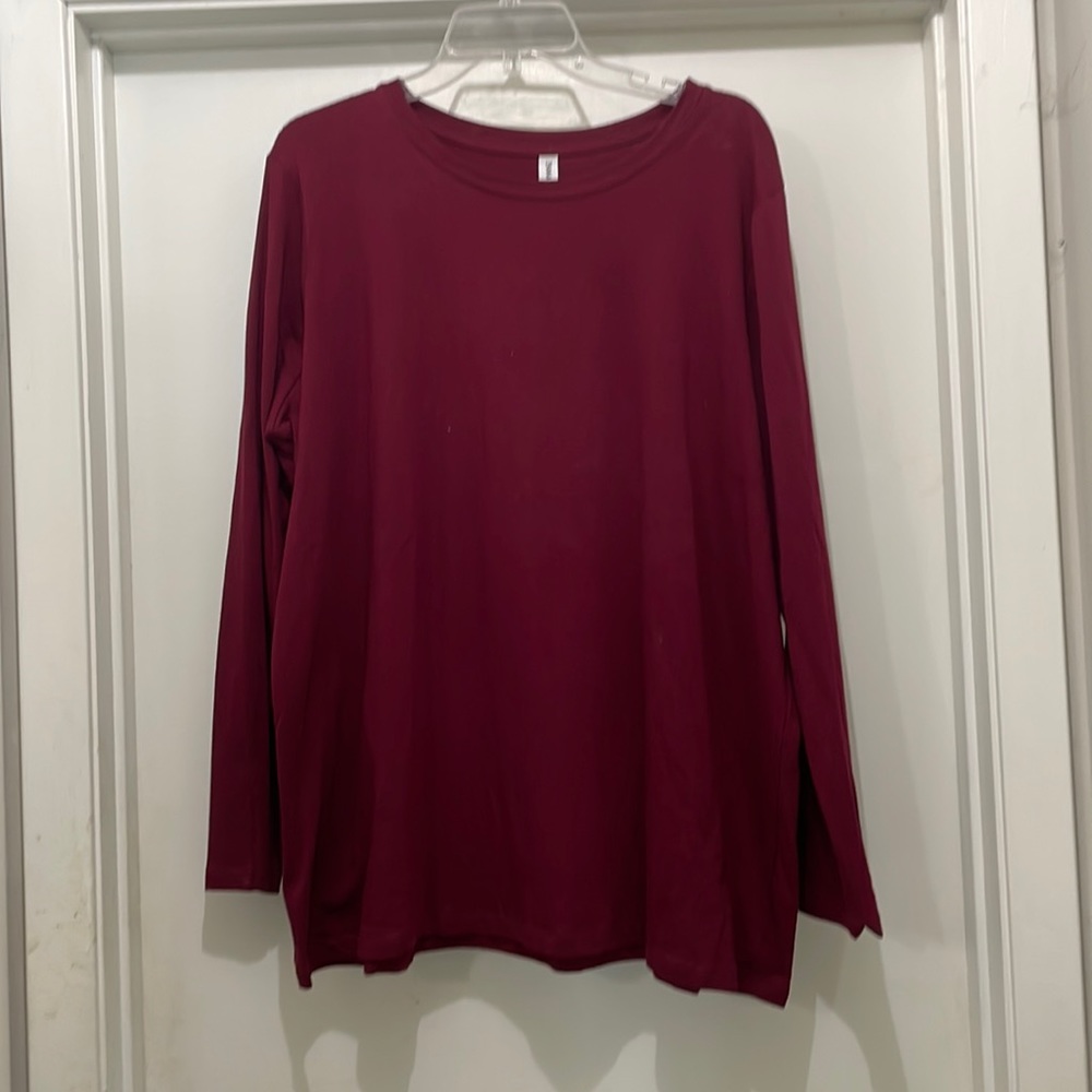 Zenana Outfitters long sleeve tee. Size 3X. Has a nice feel to it. Worn once.